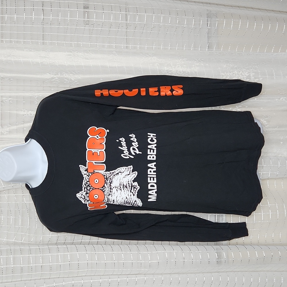 Black Hooters Johns Pass Florida Black Long Sleeve Graphic Tee T-Shirt SzS